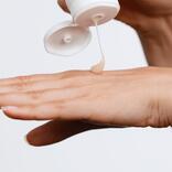 AD_EPITHELILALE A.H_ULTRA BALM_WOMAN-MODEL TEXTURE_SQUARE_2024